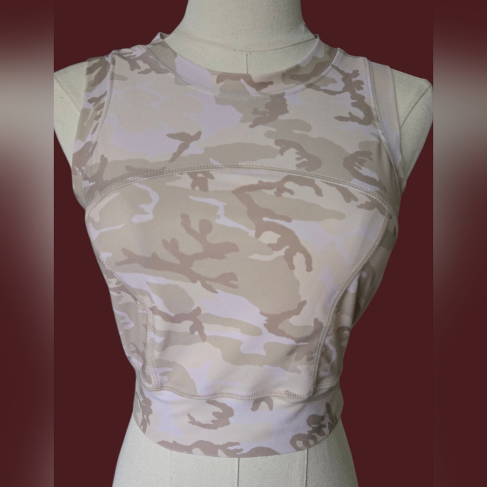 NWT Nicole Miller Activewear Bundle/4 Printed Athletic Crop Tops - Picture 8 of 11